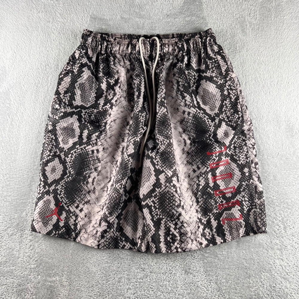 Nike Air Jordan 11 Retro Snakeskin shorts Mens L light bone university red